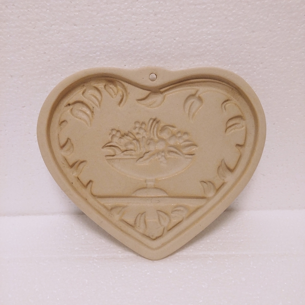 Pampered Chef Cookie Hearts Vintage. 6" Kitchen. Decor.